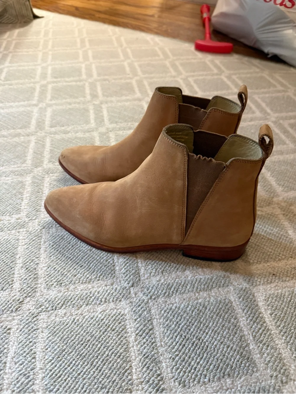 Women's Nisolo Chelsea Ankle Boots in Tan Leather